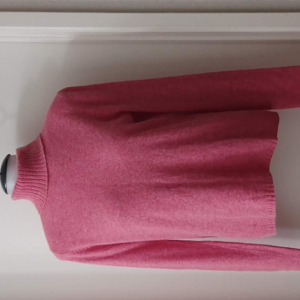 Bossini wool blend turtleneck sweater/ size Large